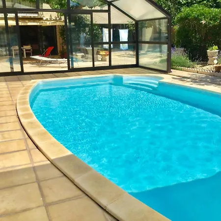 Charmant Marseillan: Cozy With Shared Pool