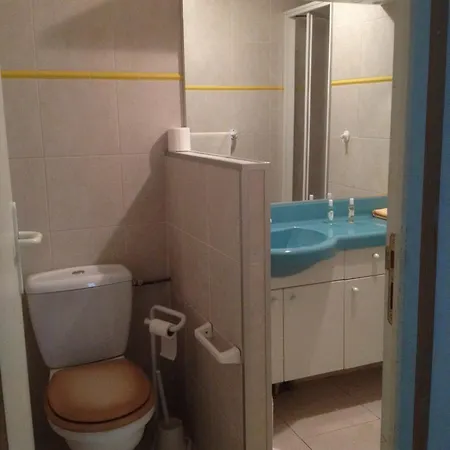 Apartment Charmant Marseillan: Cozy With Shared Pool